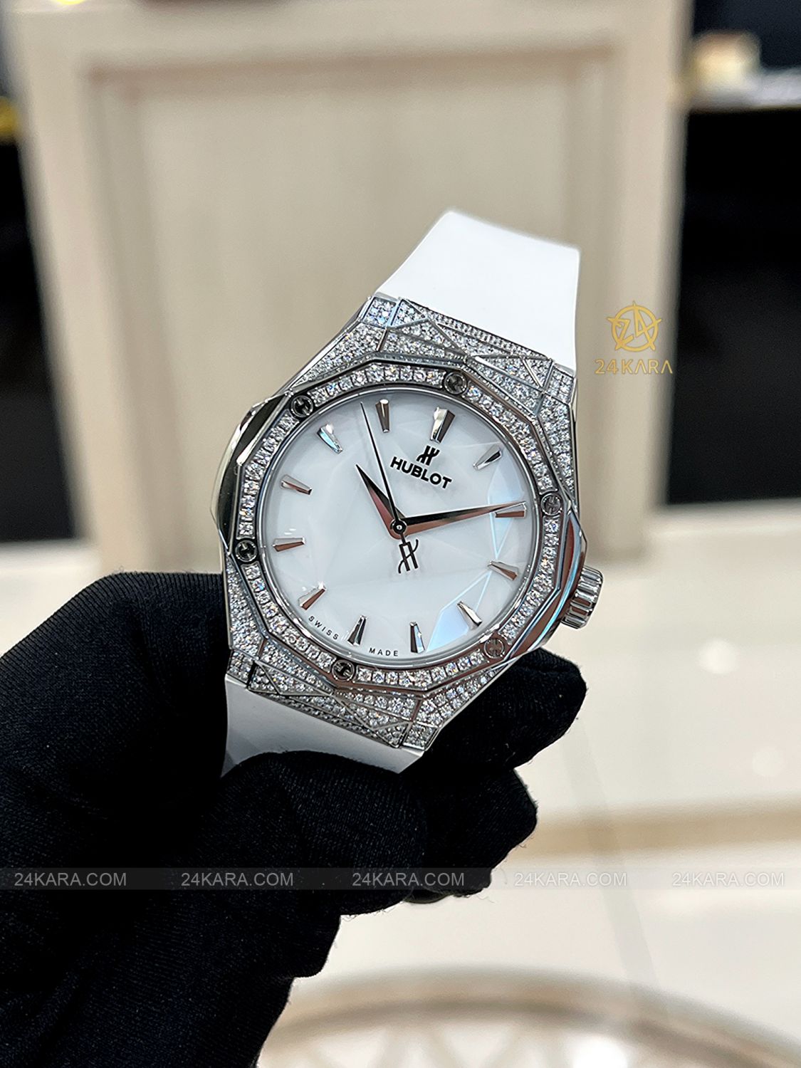 Đồng hồ Hublot Classic Fusion Orlinski Titanium White Pav&eacute; 550.NS.2200.RW.1604.ORL20 - Lướt