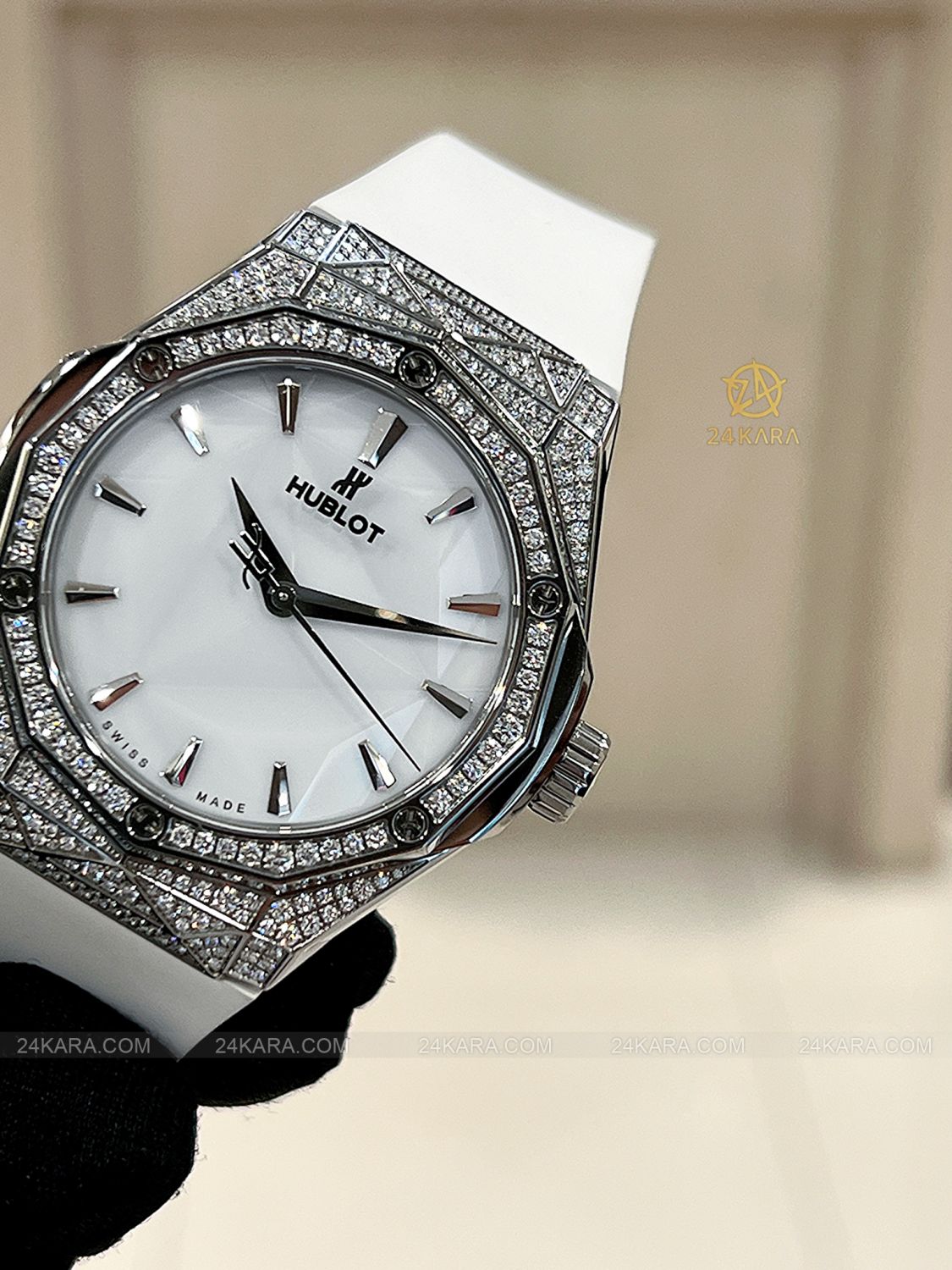 Đồng hồ Hublot Classic Fusion Orlinski Titanium White Pav&eacute; 550.NS.2200.RW.1604.ORL20 - Lướt