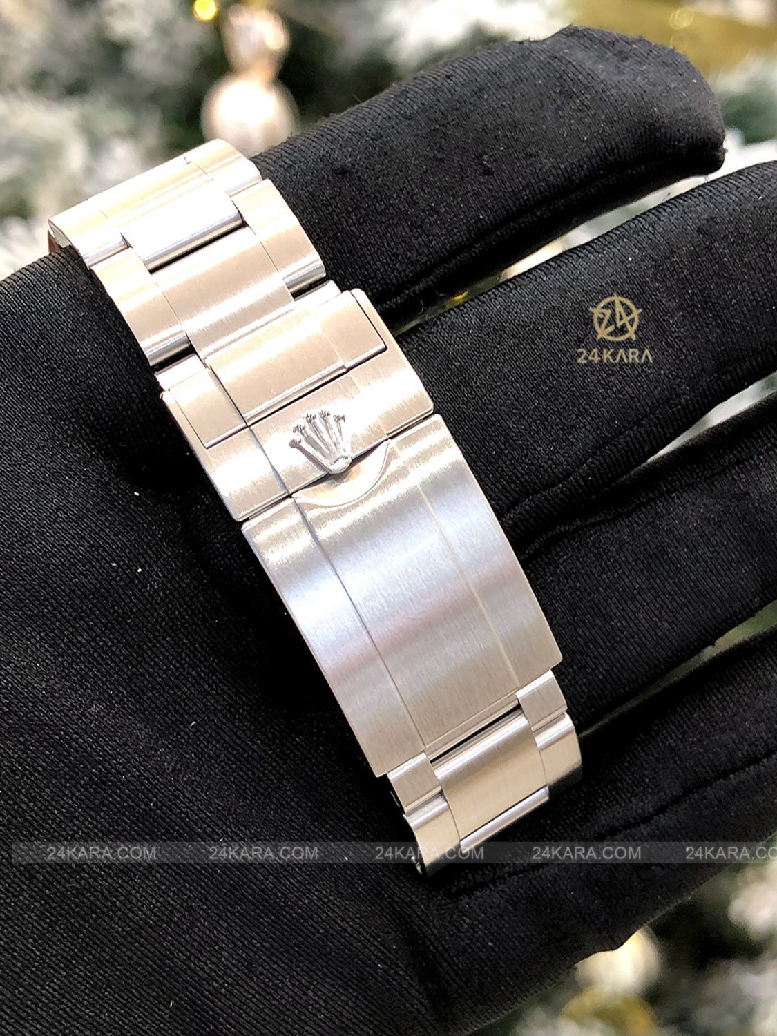 Đồng hồ Rolex Explorer II 226570-0001