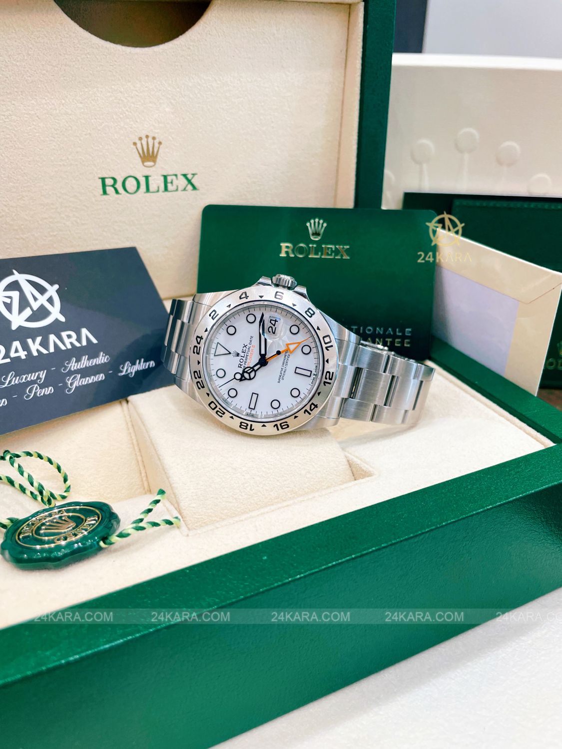 Đồng hồ Rolex Explorer II 226570-0001