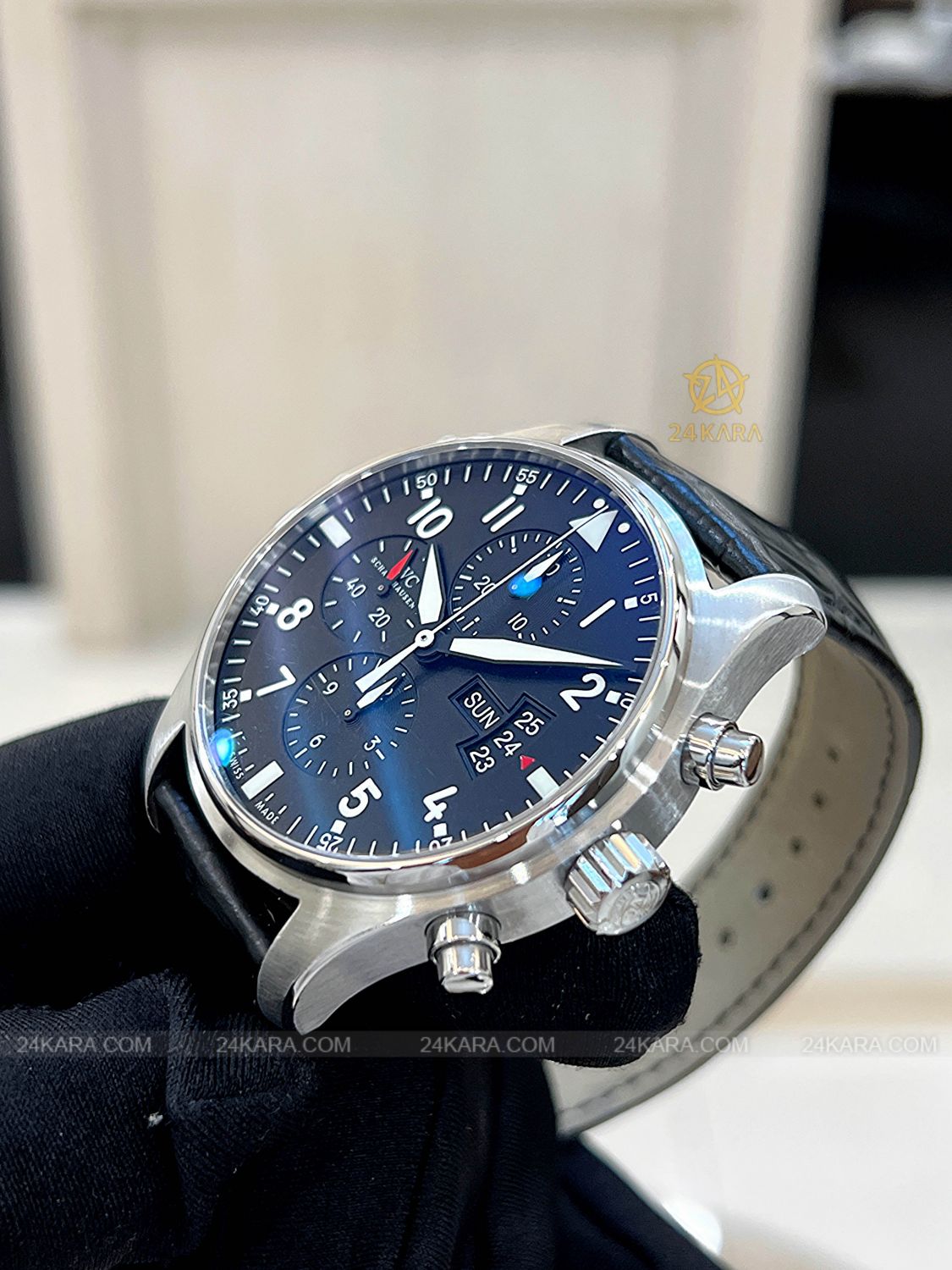 Đồng hồ IWC Pilot Chronograph IW377701 43mm Vỏ Thép Mặt Đen - Lướt