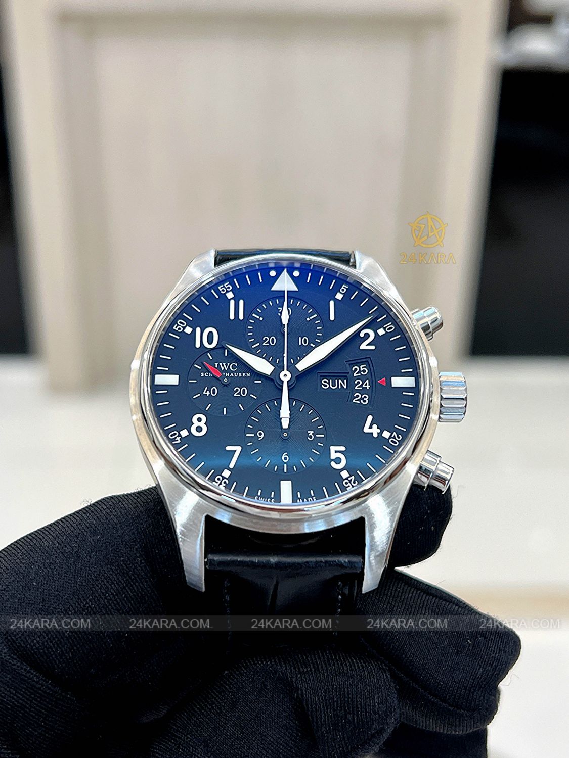 Đồng hồ IWC Pilot Chronograph IW377701 43mm Vỏ Thép Mặt Đen - Lướt
