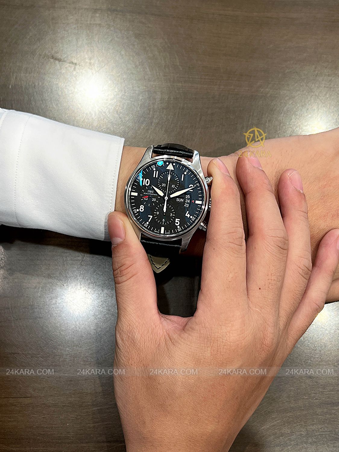 Đồng hồ IWC Pilot Chronograph IW377701 43mm Vỏ Thép Mặt Đen - Lướt