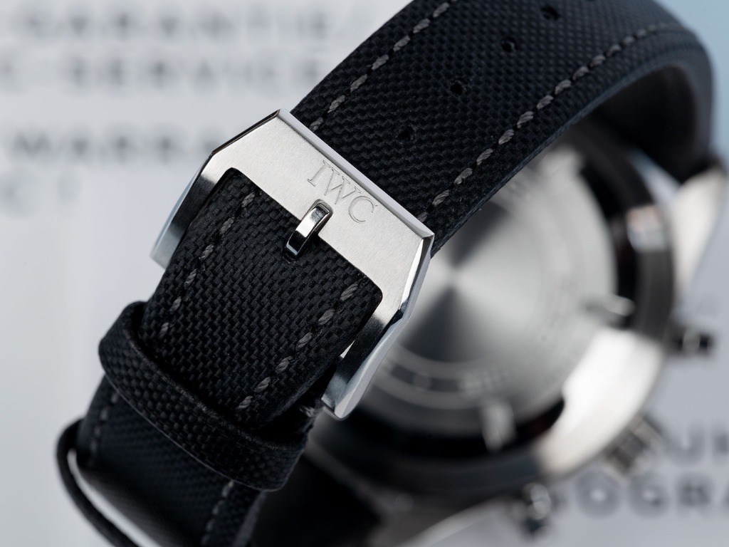 Đồng hồ IWC Pilot Chronograph IW377701 43mm Vỏ Thép Mặt Đen - Lướt