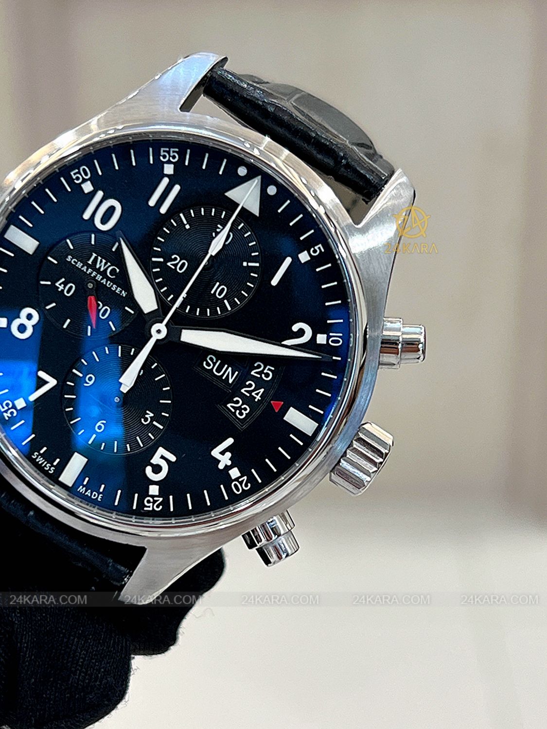 Đồng hồ IWC Pilot Chronograph IW377701 43mm Vỏ Thép Mặt Đen - Lướt