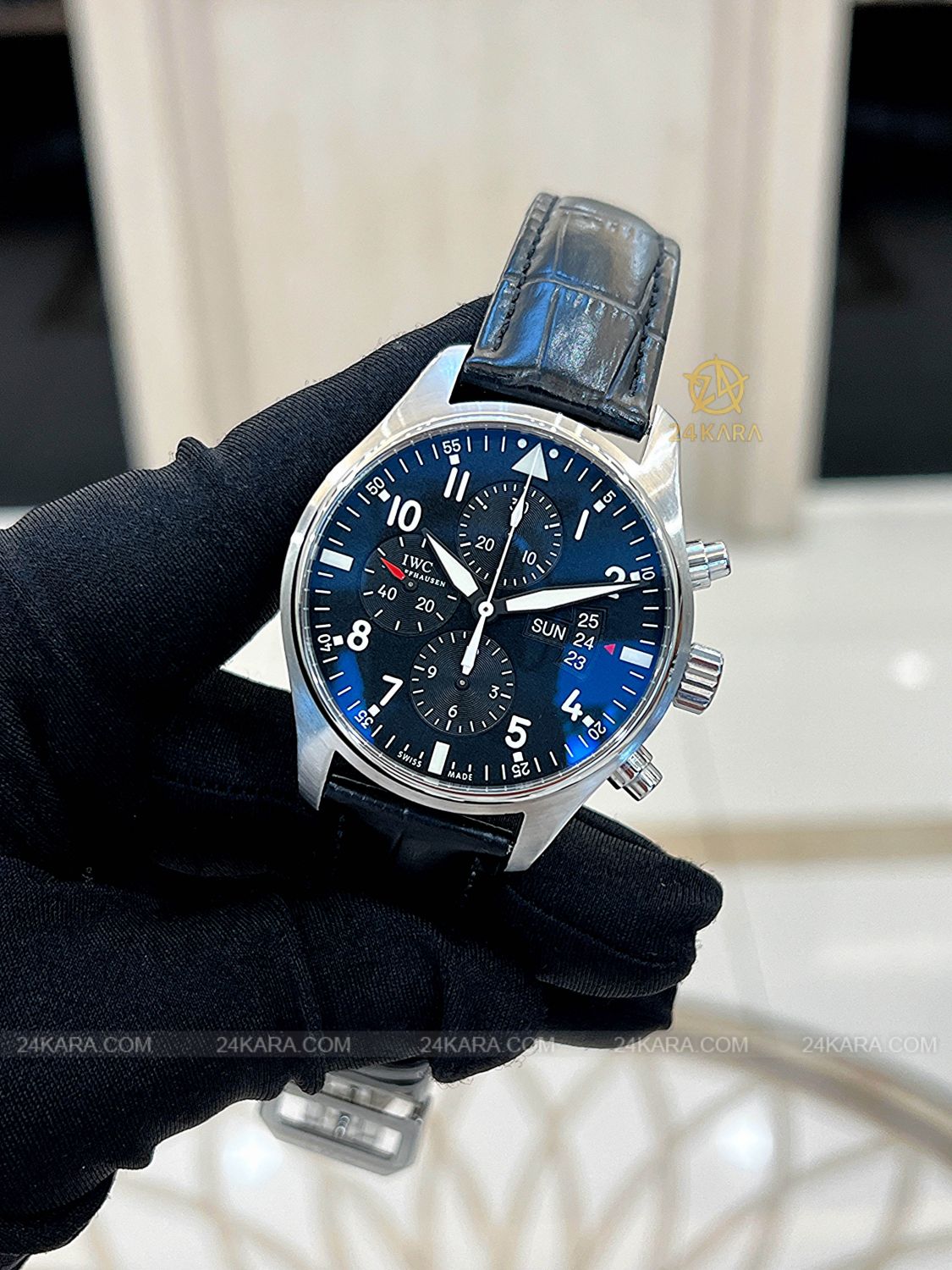 Đồng hồ IWC Pilot Chronograph IW377701 43mm Vỏ Thép Mặt Đen - Lướt