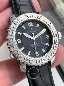 Đồng hồ Blancpain Fifty Fathoms 2200 (lướt)