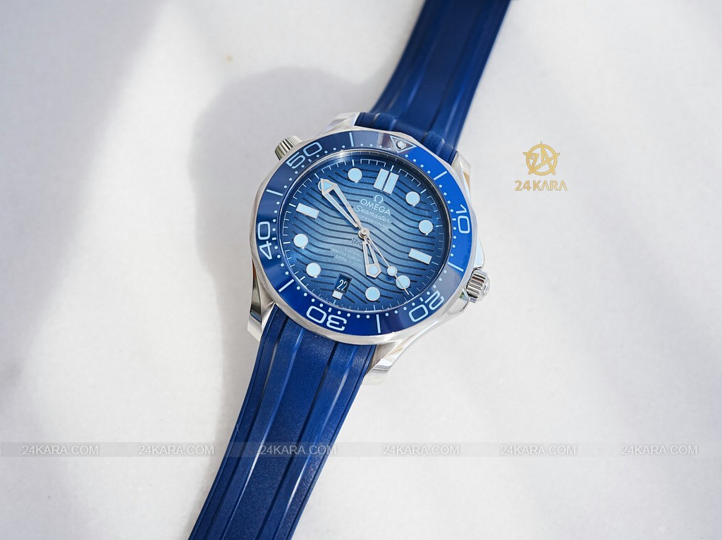 2023-omega-seamaster-diver-300m-summer-blue-75th-anniversary-master-chronometer-review-2