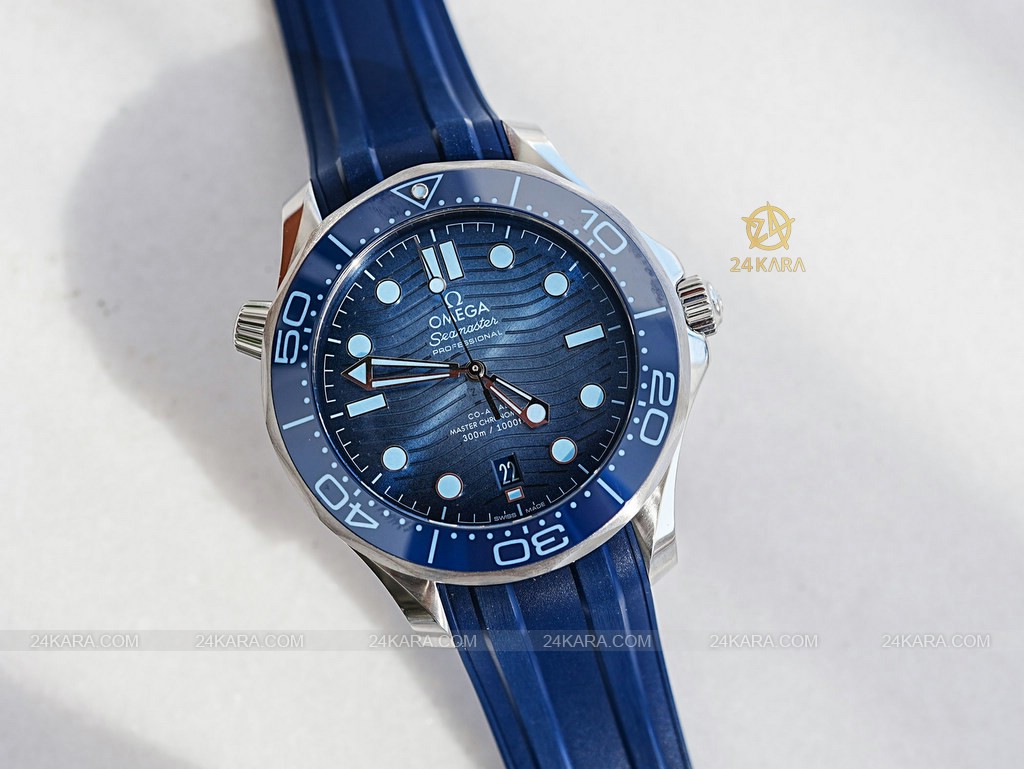 2023-omega-seamaster-diver-300m-summer-blue-75th-anniversary-master-chronometer-review-6