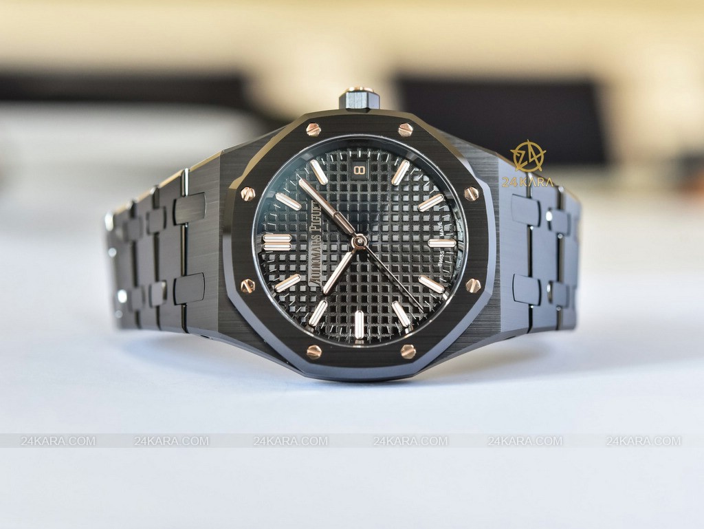 audemars_piguet_royal_oak_34mm_black_ceramic_77350ce.oo.1266ce.01-1