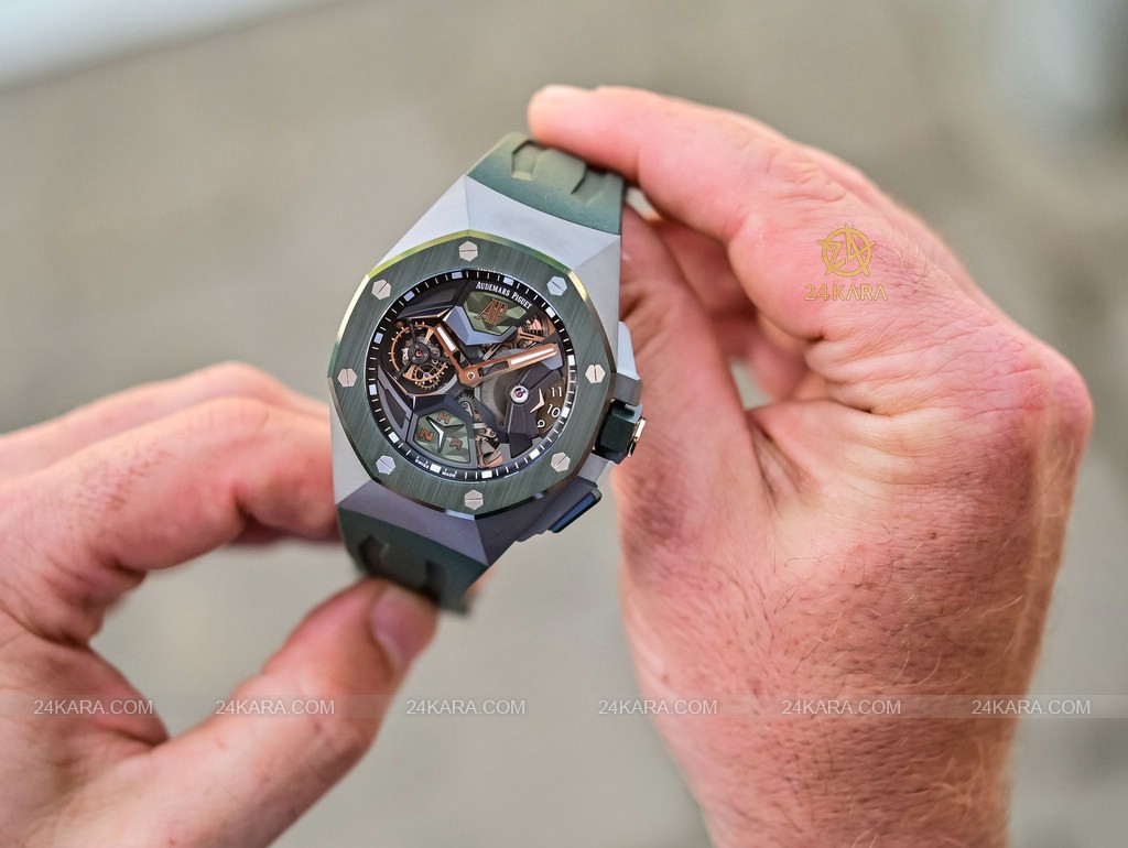 audemars_piguet_royal_oak_concept_flying_tourbillon_gmt_green_ceramic_26589io.oo.d056ca.01-4