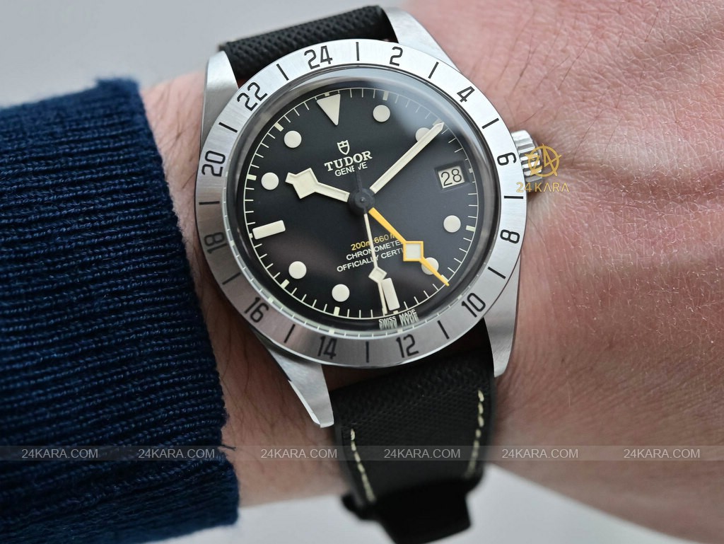 tudor-black-bay-pro-gmt-79470-review-2