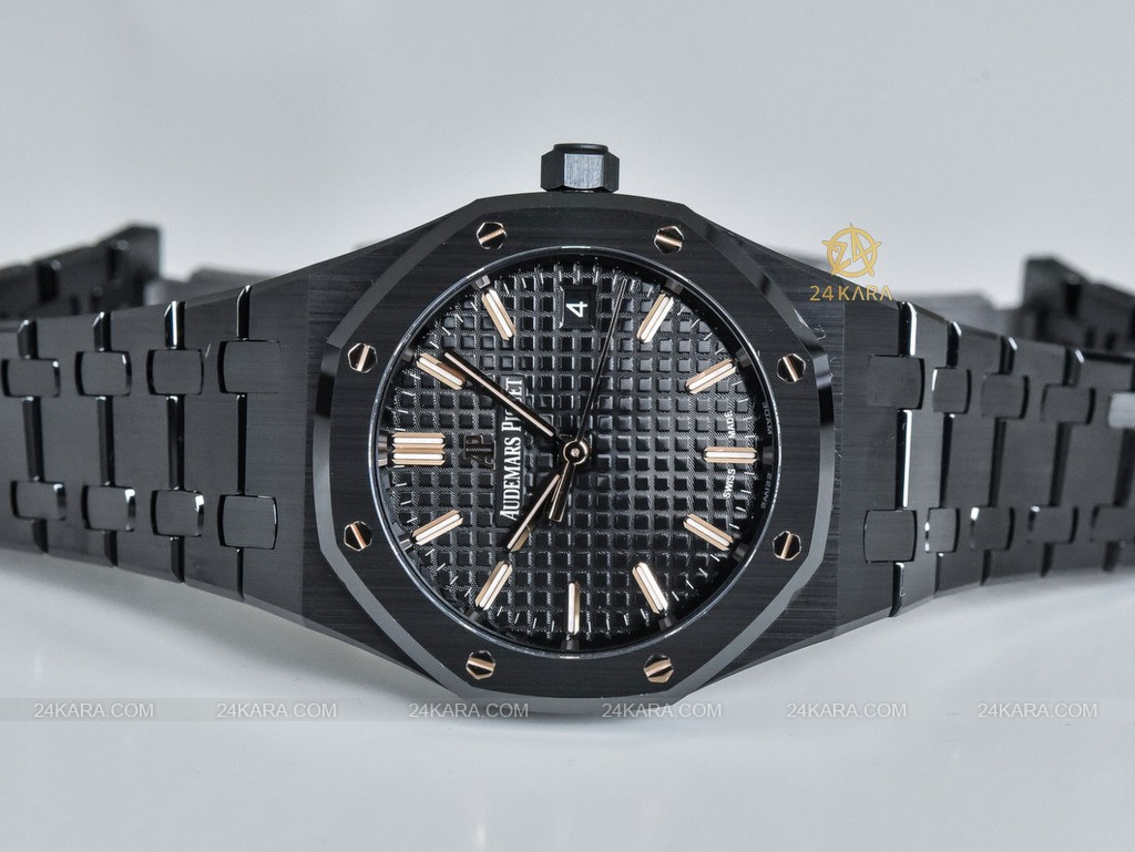 audemars-piguet-royal-oak-selfwinding-34mm-black-ceramic-77350ce.oo_.1266ce.01-8-2048x1364