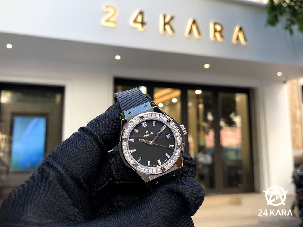 Review chi tiết đồng hồ Hublot Classic Fusion Titanium Diamonds 581.NX.1171.RX.1104