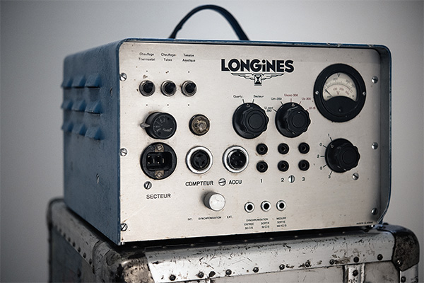 Bí Mật 35 Năm Của Longines Conquest V.H.P